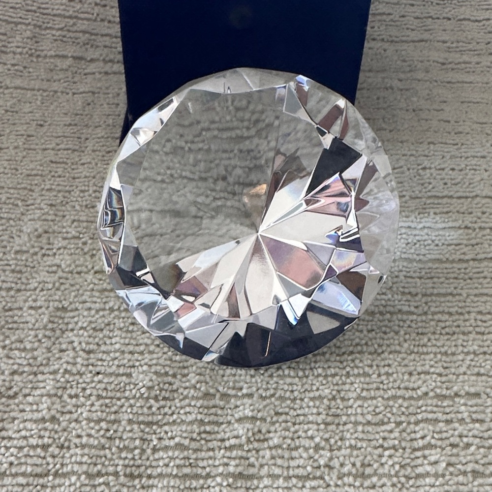 Source Unknown Crystal Accent with Blue Base